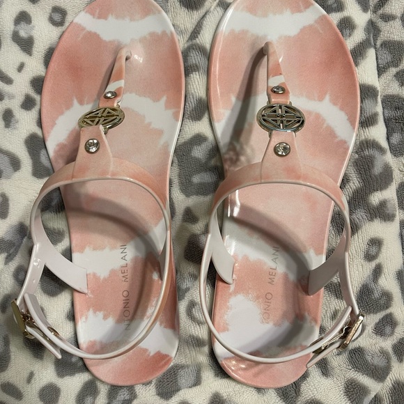 Antonio Melani thong sandles size 9 - Picture 4 of 4